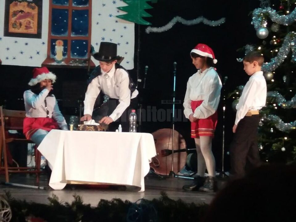 Spectacol și cadouri pentru copiii din cadrul Serviciilor Multifuncționale pentru Copilul aflat în Dificultate Gura Humorului
