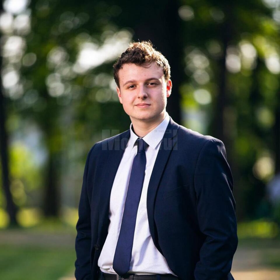 Ștefan Șovea este student al Universității „Ștefan cel Mare” Suceava și se numără printre cei cinci studenți selectați