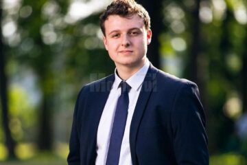 Ștefan Șovea este student al Universității „Ștefan cel Mare” Suceava și se numără printre cei cinci studenți selectați