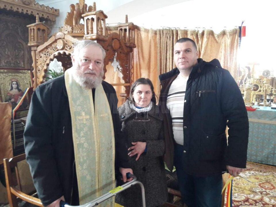 Poștașii din cadrul Oficiului Zonal Suceava au dus daruri bătrânilor de la Așezământul „Acoperământul Maicii Domnului” Bogdănești Poștașii din cadrul Oficiului Zonal Suceava au dus daruri bătrânilor de la Așezământul „Acoperământul Maicii Domnului” Bogdănești