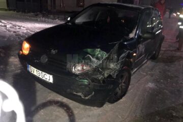 Autoturismul VW Golf al cărui șofer grăbit a provocat accidentul