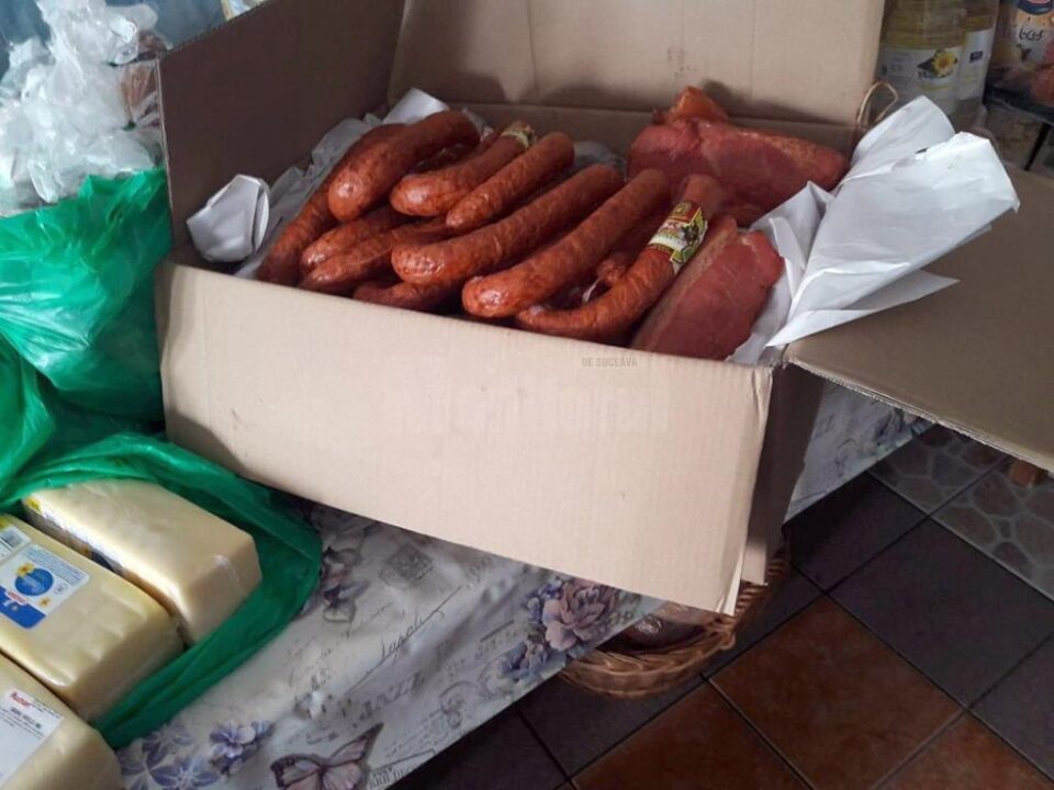 Poștașii din cadrul Oficiului Zonal Suceava au dus ieri daruri bătrânilor de la Așezământul „Acoperământul Maicii Domnului” Bogdănești