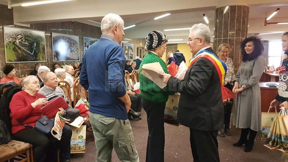 26 de cupluri "de aur”, sărbătorite pe final de an, la Primăria Suceava