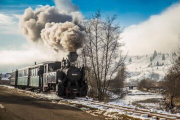 Mocănița din Moldovița va circula de mâine cu două trenuri pe zi, pe toată perioada sărbătorilor de iarnă
