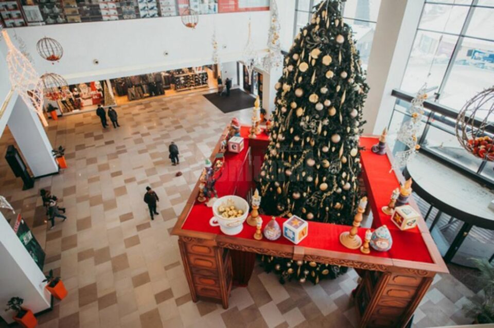 Toate magazinele din Iulius Mall Suceava vor fi închise pe 25 decembrie și în prima zi a noului an Toate magazinele din Iulius Mall Suceava vor fi închise pe 25 decembrie și în prima zi a noului an
