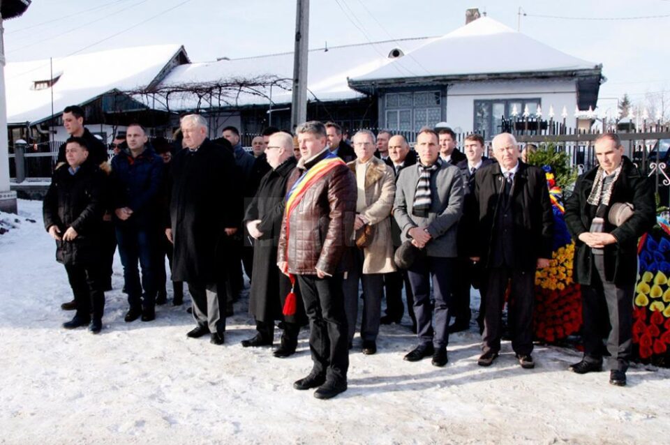La momentele comemorative au participat oficialități locale