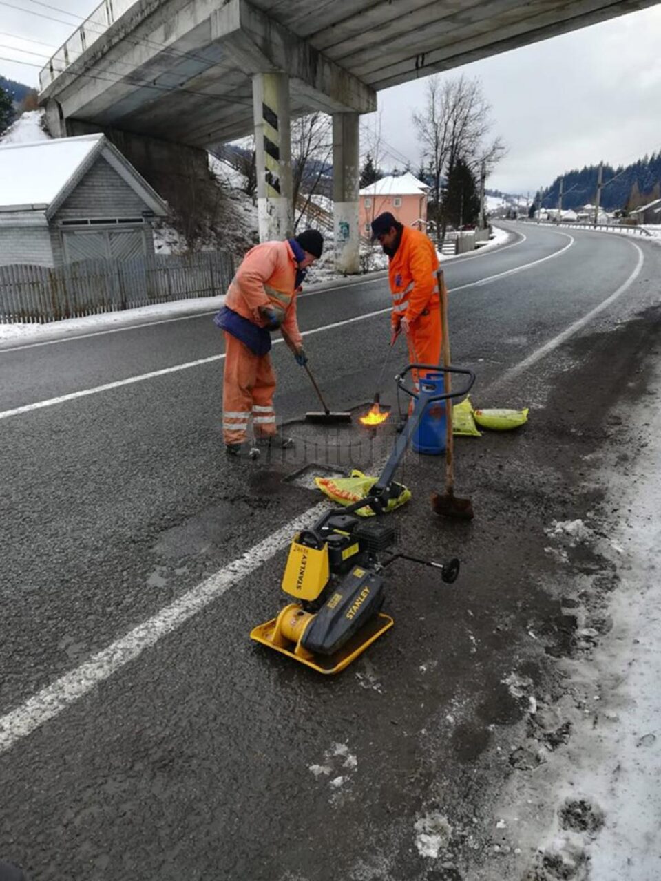 Intervenții punctuale de plombare a gropilor