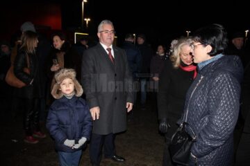 Zeci de mii de suceveni au petrecut Revelionul în aer liber, cu muzică și un minunat foc de artificii