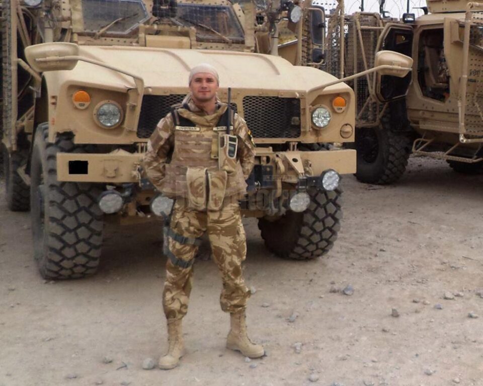 Născut în localitatea Broșteni, căpitanul Marius Cuțuhan este în a doua misiune în Afganistan