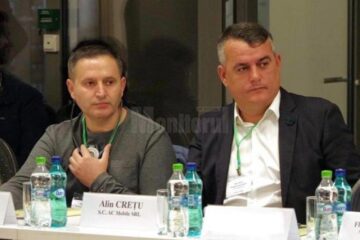 Alin Crețu (dreapta), președintele Asociației Transportatorilor de Mărfuri Bucovina
