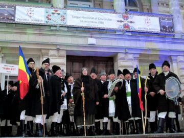 Grupul „Flori de Măr” al Căminului Cultural Râșca a participat anul trecut la peste 30 de activități cultural-artistice