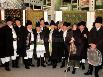 Grupul „Flori de Măr” al Căminului Cultural Râșca a participat anul trecut la peste 30 de activități cultural-artistice