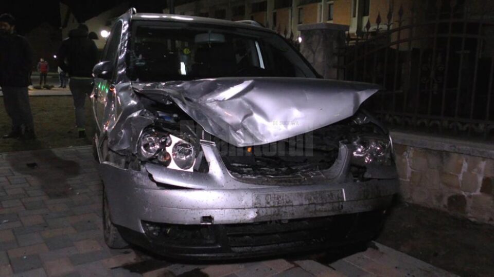 A doua dintre mașinile lovite și mutate din loc în urma impactului