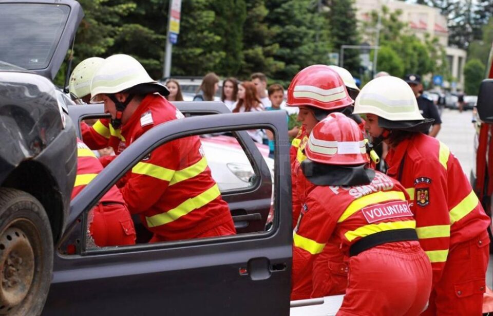 ISU Suceava recrutează voluntari pentru inițierea în meseria de salvator