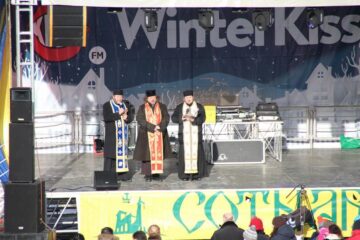 Mii de schiori au venit la Câmpulung Moldovenesc la deschiderea oficială a pârtiei de pe Rarău
