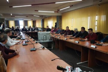 Aleșii locali suceveni, întruniți miercuri într-o ședință de Consiliu Local „de îndată”, au aprobat în unanimitate acordarea unui ajutor financiar de 25.000 lei pentru Larisa Airinei