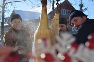 „Pomana porcului” pentru „bunicii” de la Căminul pentru Persoane Vârstnice Solca