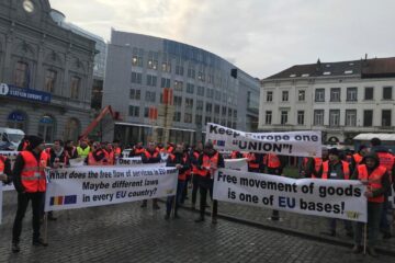 142 de reprezentanți ai transportatorilor suceveni protestează joi la Bruxelles