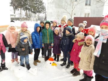 Peste 490 de persoane defavorizate din județul Suceava, sprijinite de Fundația FARA