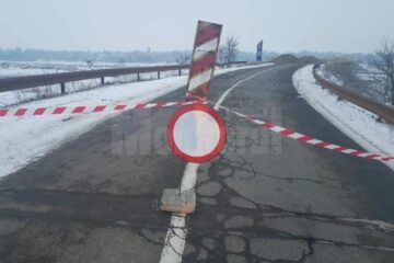 Circulația pe podul de peste râul Suceava, de la Verești, a fost închisă total
