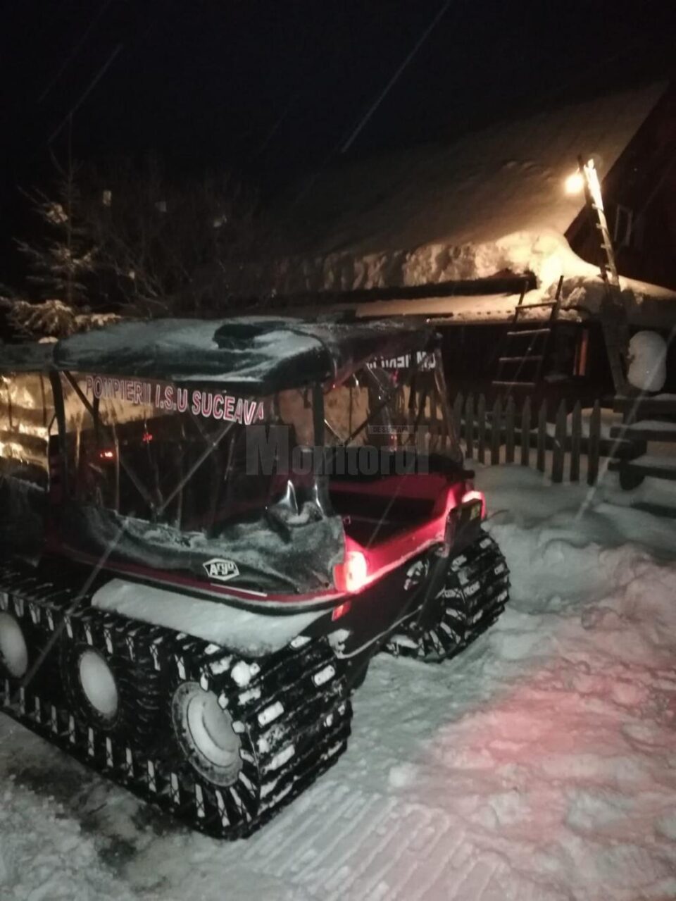 Intervenția cu autoșenilata pentru preluarea femeii bolnave