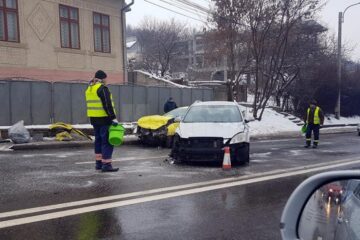 În urma impactului, șoferul taximetrului a fost rănit, iar circulația a fost restricționata pe două benzi