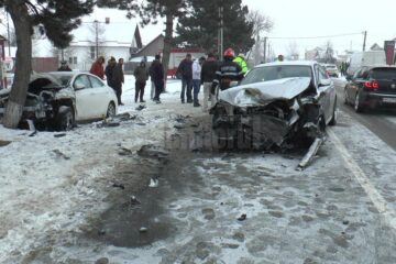 Accident cu trei răniți, la ieșirea din Rădăuți spre Marginea