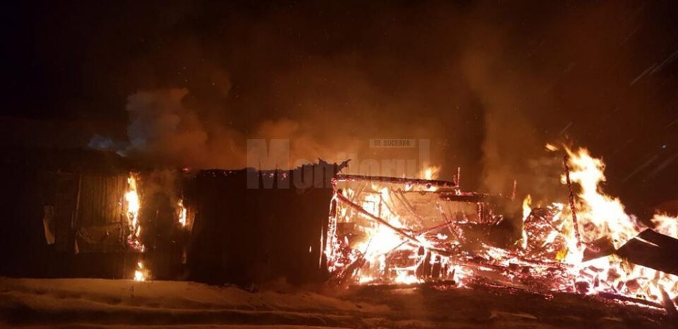 Incendiul a cuprins întreaga gospodărie din satul Buda