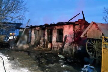 Un bătrân a murit într-un incendiu care a cuprins casa în care locuia, din satul Mitocaș
