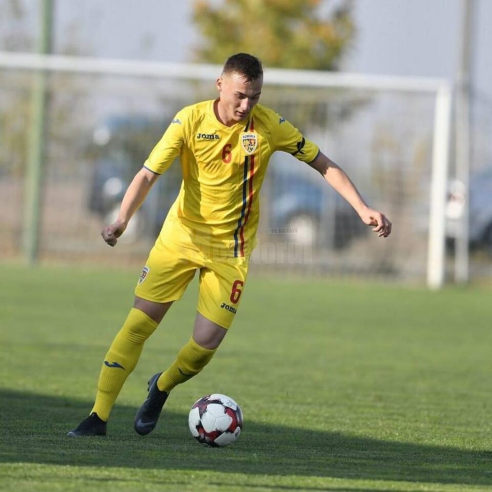 Internaționalul de juniori Sebastian Nechita va fi prezent și în acest an la turneul de la Brașov, împreună cu colegii săi de la Juniorul Suceava Internaționalul de juniori Sebastian Nechita va fi prezent și în acest an la turneul de la Brașov, împreună cu colegii săi de la Juniorul Suceava