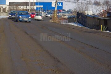 Decopertarea făcută în toamnă a transformat drumul din unul prost în unul foarte prost