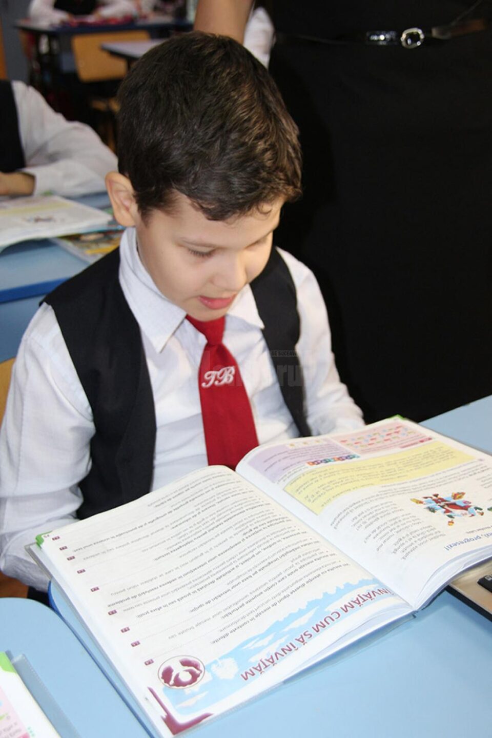 Andrei-Ionuț Varvaroi, în vârstă de 11 ani, suferă de tetrapareză spastică