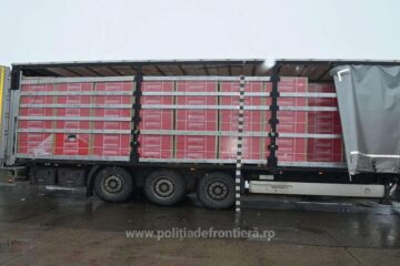 Unul dintre tirurile încărcate cu țigări de contrabandă