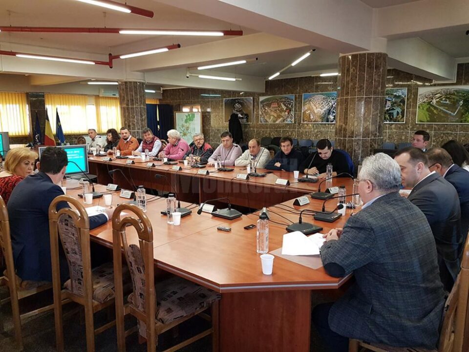 Primarul Sucevei e sigur că majorarea salarială a angajaților, aprobată în Consiliul Local, va fi acoperită din atragerea de finanțări externe