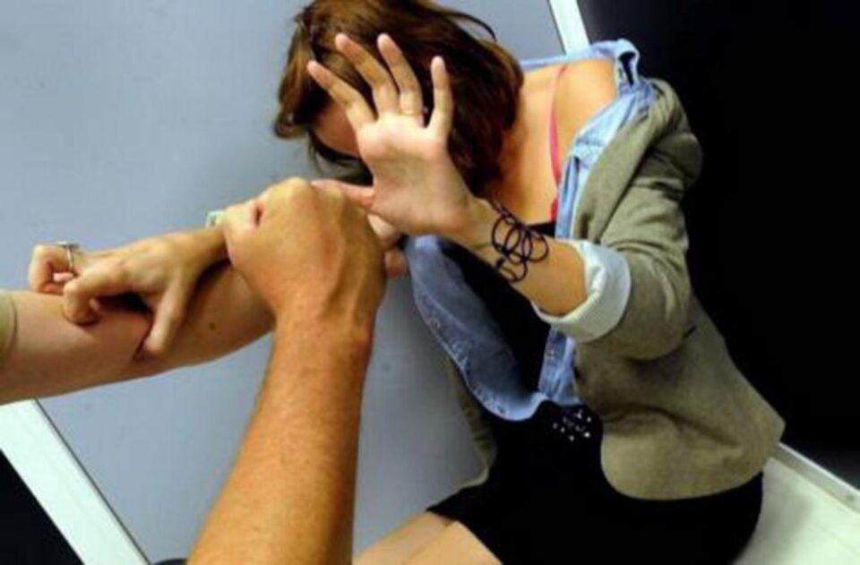 Două ordine de protecție provizorii emise în aceeași zi, pentru cazuri de violență în familie Două ordine de protecție provizorii emise în aceeași zi, pentru cazuri de violență în familie