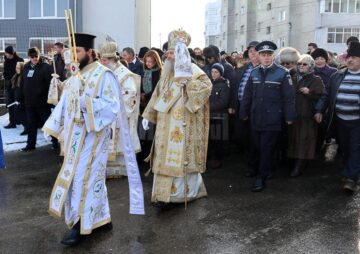 Procesiune religioasă a credincioșilor de stil vechi, la Fălticeni