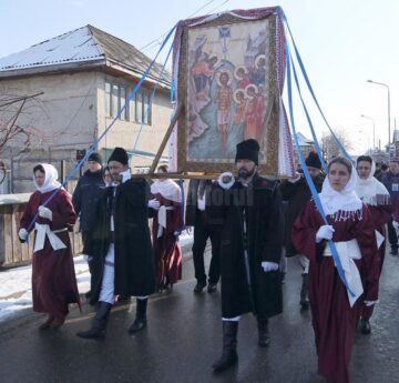 Procesiunea spre locul sfințirii apei