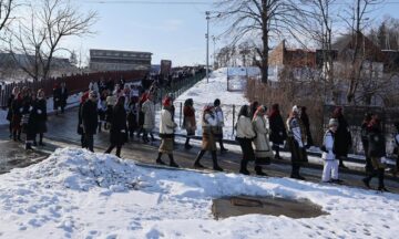 Procesiune religioasă a credincioșilor de stil vechi, la Fălticeni