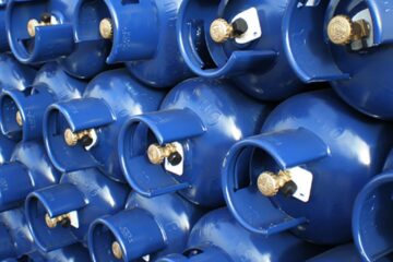 Bărbatul a furat mai multe butelii și a încercat să le comercializeze