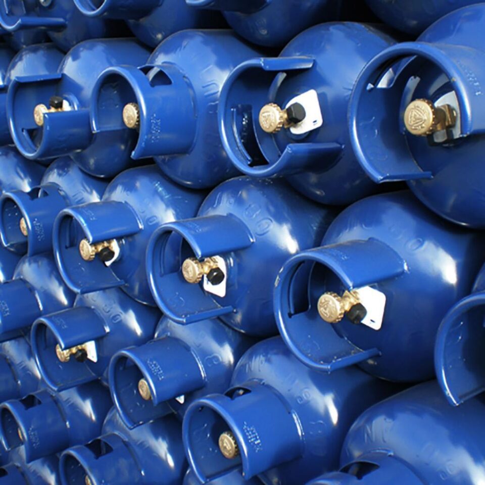 Bărbatul a furat mai multe butelii și a încercat să le comercializeze Bărbatul a furat mai multe butelii și a încercat să le comercializeze