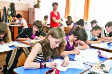 Unii elevi vor sta acasa vineri Foto adevarul.ro