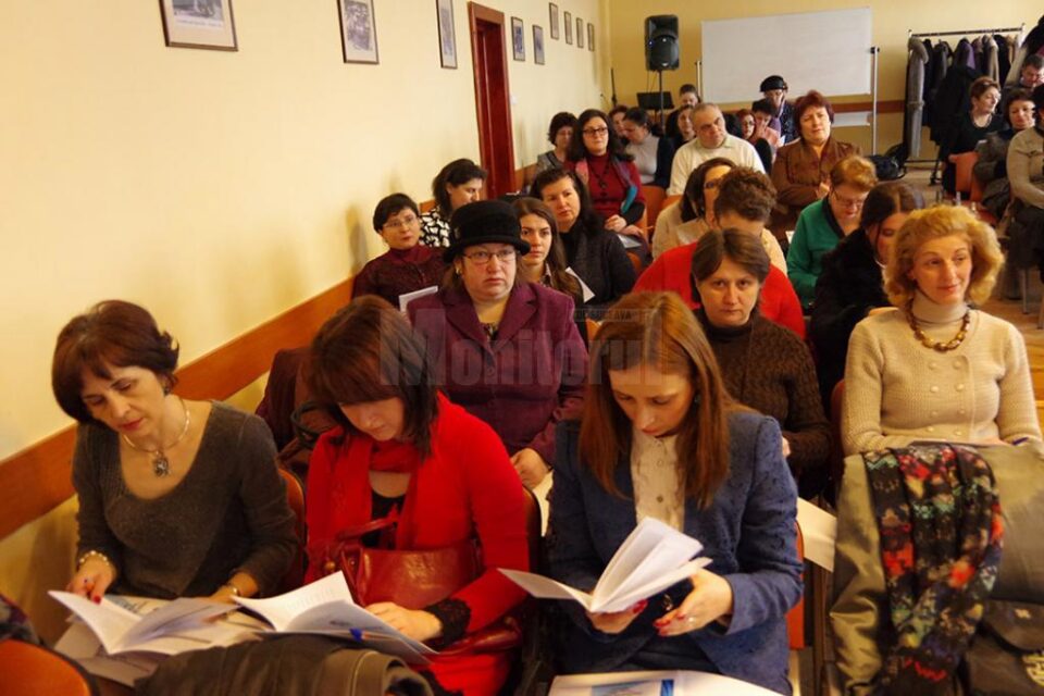 Profesorii din județ dezbat „Profesiile viitorului – o provocare de actualitate în educație”