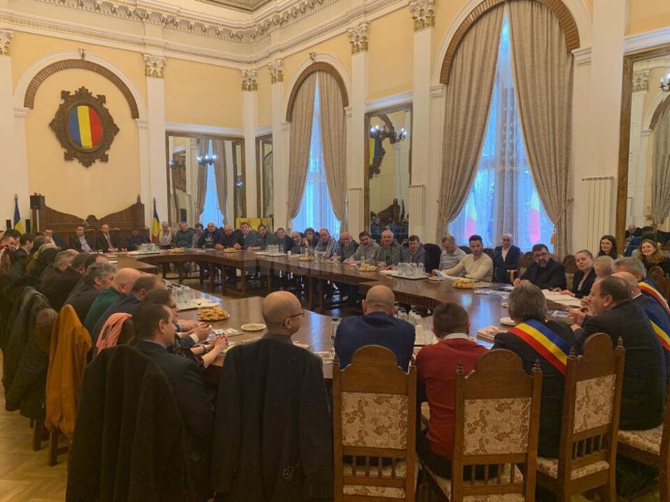 Trei stațiuni de munte s-au asociat, ieri, sub bagheta lui Flutur, pentru promovarea unitară a turismului