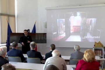 Seminarul preotului Herea, despre proiecțiile solare, la Institutul de Fizică Atomică Măgurele