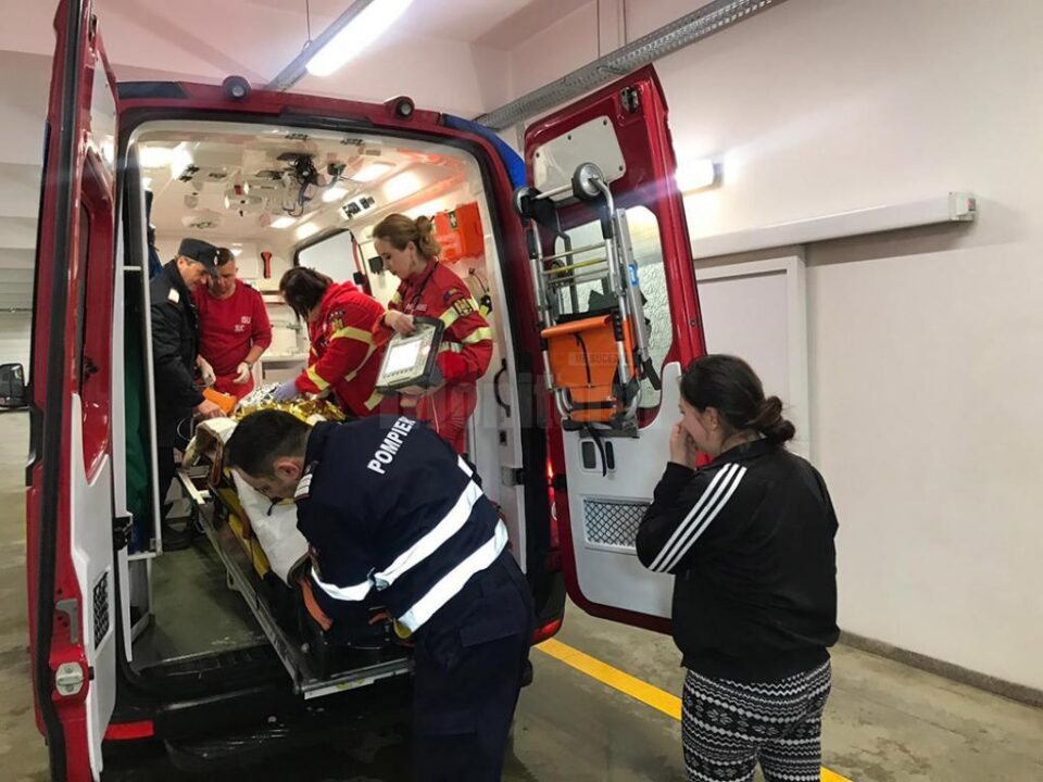 O fetiță în vârstă de un an și jumătate și frățiorul ei, cu un an mai mare, au ajuns în stare gravă la spital O fetiță în vârstă de un an și jumătate și frățiorul ei, cu un an mai mare, au ajuns în stare gravă la spital