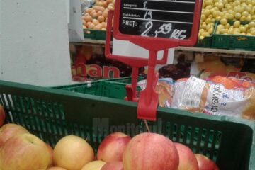 Soiul de mere Jonagold produs în zona Fălticeni, la prețuri accesibile în rafturile Auchan