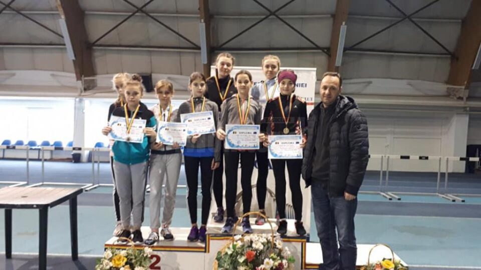 Antrenorul Silviu Casandra și ștafeta feminină de 4x400 metri