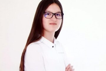 Miruna Elena Palaghean este elevă în clasa a X-a, la Colegiul Național „Petru Rareș” Suceava Miruna Elena Palaghean este elevă în clasa a X-a, la Colegiul Național „Petru Rareș” Suceava