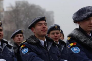 Defilare la Iași, cu prilejul a 160 de ani de la Mica Unire. Foto: Lt. Gabriel Chiriloiu