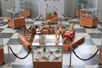 Expoziția „Jucăriile din (galeria) Pod”